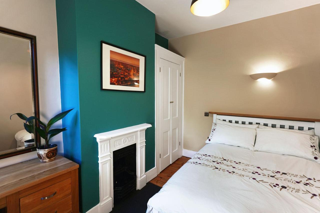 Tastefully Decorated 1-Bed With Free Parking - At Hem Appartement Winchester Buitenkant foto