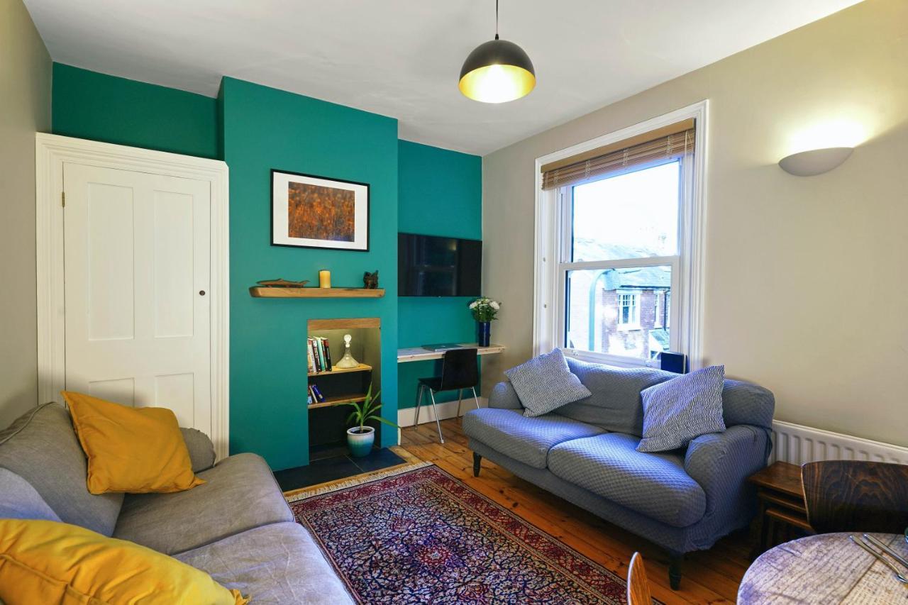 Tastefully Decorated 1-Bed With Free Parking - At Hem Appartement Winchester Buitenkant foto